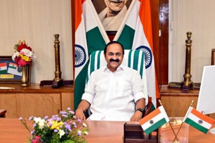 Kerala’s new Congress-led government faces its first major controversy after the Assembly played only two stanzas of Vande Mataram during the Governor’s address.