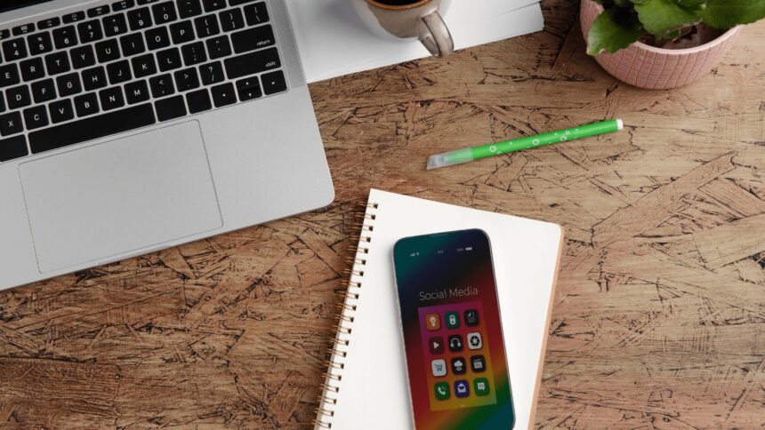 Gadgets and apps designed to make mindless scrolling less automatic can help users build more intentional screen habits. (Image: Freepik)