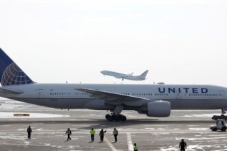 A United Airlines flight travelling from Chicago to Minneapolis was diverted to Madison, Wisconsin, after an unruly passenger allegedly attempted to enter the cockpit. (Representative Image)