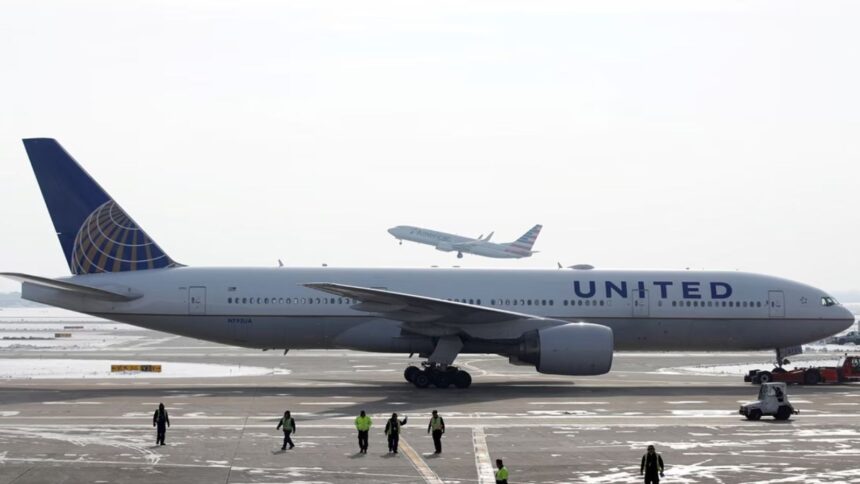 A United Airlines flight travelling from Chicago to Minneapolis was diverted to Madison, Wisconsin, after an unruly passenger allegedly attempted to enter the cockpit. (Representative Image)