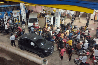People flock a petrol pump as fuel shortage rumour triggers panic buying in Ranchi on Thursday | PTI