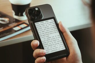 E-readers continue to evolve, offering readers everything from compact travel-friendly designs to colour displays and longer battery life. (Image: Xteink website)