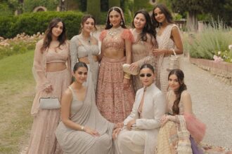 Alia Bhatt with her friends