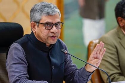 The Rajasthan government has ordered an inquiry into a 15-minute power cut that disrupted a Jaipur press conference held by Union Minister Ashwini Vaishnaw to highlight the Modi government's achievements.