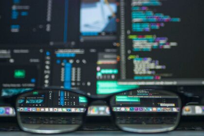 Hacker, social media hacked