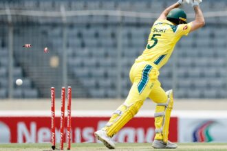 Taskin Ahmed started the procession by sending back Matt Short