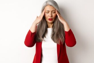 Discover the surprising link between insulin resistance and migraines, explained by experts.