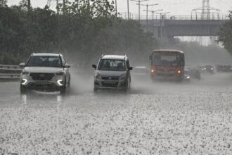Rain in Noida