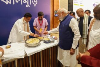 Cabinet hails Modi’s ‘historic’ PM stint; Trump, world leaders send greetings