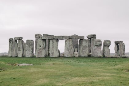 Instead, researchers propose that Neolithic communities were responsible for transporting it the remaining hundreds of kilometres to Stonehenge. (Image: magnific)