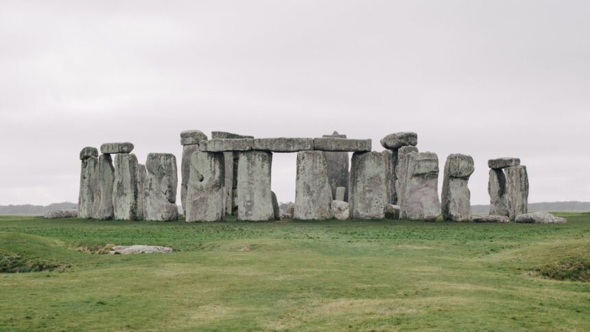 Instead, researchers propose that Neolithic communities were responsible for transporting it the remaining hundreds of kilometres to Stonehenge. (Image: magnific)