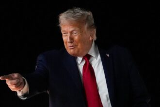 U.S. President Donald Trump reacts as he boards Air Force One, after attending Game 3 of the NBA Finals, at John F. Kennedy International Airport in New York, U.S., June 8, 2026. (Photo: REUTERS)