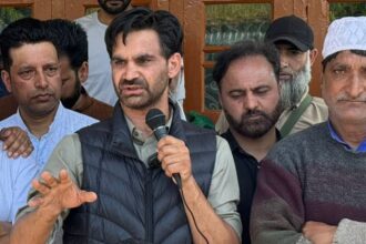 Leaders join South Kashmir's paddy protest: ‘If govt needs it, use barren land’