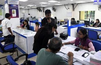 Bank strike on 28, 29, 30 September deferred; salaried individuals to get money in account as usual? (Photo by Santosh Kumar/Hindustan Times)