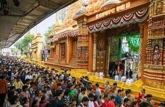 Devotees gather to offer prayers at 'Lalbaug Cha Raja' on the first day of the Ganesha festival, in Mumbai (ANI Photo)
