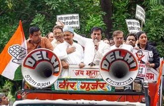 New Delhi, Sep 25 (ANI): Delhi Pradesh Congress Committee (DPCC) President Devender Yadav along with party members stage a protest at the DPCC office demanding strict action against ECI Chief Gyanesh Kumar, in New Delhi on Friday. (ANI Photo/Ritik Sharma)