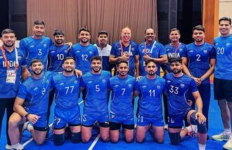 The triumphant Indian men's kabaddi team.