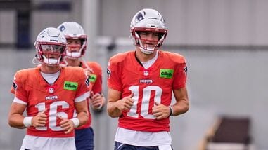 New England Patriots quarterback Drake Maye (10) runs during an NFL football practice.