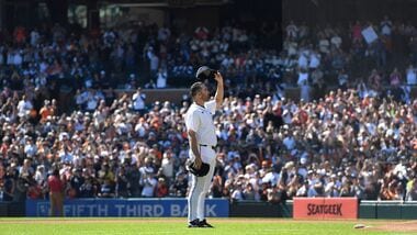 Detroit Tigers starting pitcher Justin Verlander acknowledges the crowd.