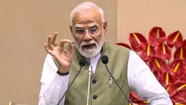 Prime Minister Narendra Modi addresses the inauguration of the International Conference on 'The Future of Environment and Climate Dynamics', at Vigyan Bhawan, in New Delhi.