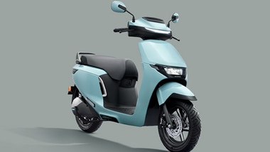 Activa e: offers sophisticated design with LED lighting, diamond-cut alloys, aerodynamic styling, smart rear, and reverse assist—blending elegance, safety, and ease.