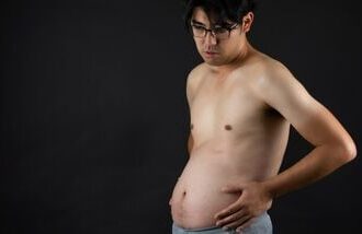 While subcutaneous fat is located beneath the skin, visceral fat packs around the vital organs in the abdominal cavity.