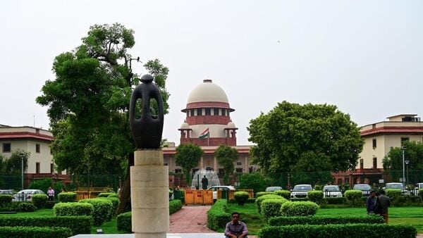 The : Supreme Court has sought clarity from FSSAI on how packaged foods will be classified as “high” in sugar, salt and fat for proposed front-of-pack warning labels. (File Photo: HT)