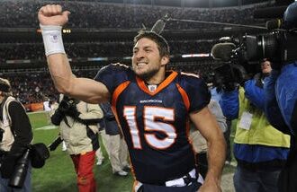 Tim Tebow to return to Empower Field as Broncos alumni flag planter (file photo)
