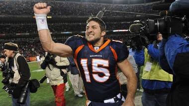 Tim Tebow to return to Empower Field as Broncos alumni flag planter (file photo)