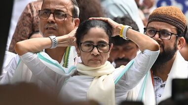 Election Commission freezes Mamata Banerjee’s Trinamool Congress name and party symbol (Photo by Samir Jana/ Hindustan Times)