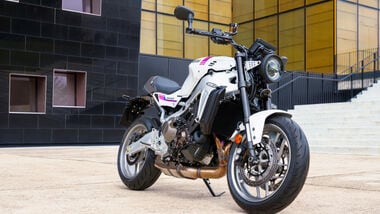 Yamaha has revealed a new Neon White colour option for the 2027 XSR900.