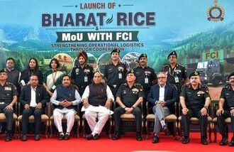Union Defence Minister Rajnath Singh poses for a group picture with Union Minister of Consumer Affairs Food and Public Distribution Pralhad Joshi, Chief of the Army Staff (COAS), General Dhiraj Seth, MGASC HQ Northern Command (Northern Command - Indian Army) Major General S Sooraj and other dignitaries during the MoU signing event between the Indian Army and Food Corporation of India (FCI) as Indian Army launches ‘Bharat Rice’ for the defence forces at Manekshaw Centre, in New Delhi.