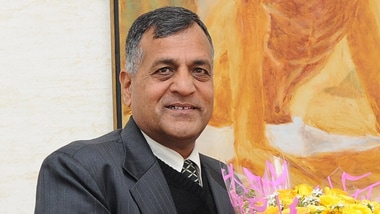 Ashok Lavasa: Ex-EC urges poll panel to regain public trust amid calls for Gyanesh Kumar’s resignation.