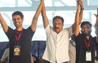 CJP founder Abhijeet Dipke, YouTuber Dhruv Rathee, actor-activist Prakash Raj, and others hold hands during a protest against CEC Gyanesh Kumar over the SIR of electoral rolls, in Bengaluru