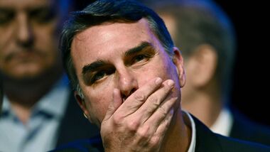 (FILES) Brazil's right-wing presidential candidate and Senator Flavio Bolsonaro gestures during a press conference in Brasilia on August 5, 2026. (Photo by Evaristo Sa / AFP)