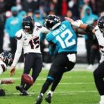Houston Texans' Ka'imi Fairbairn kicks the game winning field goal