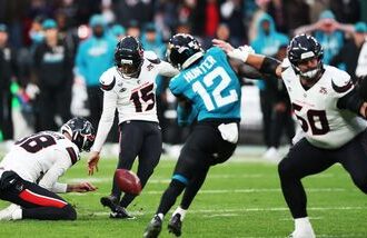 Houston Texans' Ka'imi Fairbairn kicks the game winning field goal