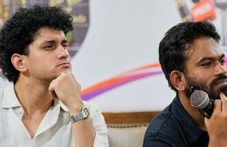 Abhijeet Dipke, right, founder of Cockroach Janta Party, and Saurav Das, party convener, address a press conference after a protest gathering demanding the resignation of the country's election chief Gyanesh Kumar, in Bengaluru, India, Thursday, Oct. 8, 2026. (AP Photo/Aijaz Rahi)