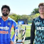 IND vs NZ Live Score, 1st T20I: New Zealand's Mitchell Santner (R) and India's Shreyas Iyer pose with the trophy.
