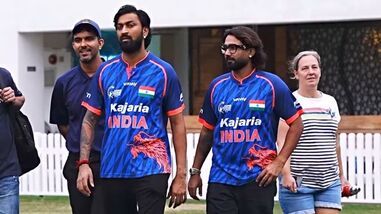 India vs Pakistan Live Score, Hong Kong Sixes 2026: Krunal Pandya (2nd from L) is leading the Indian team.