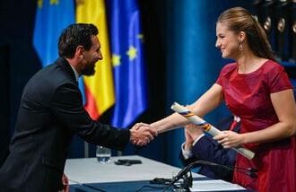 Spain's Princess Leonor (R) shakes hands with Lionel Messi as she awards him the 2026 Princess of Asturias Award for Sport during a ceremony at the Campoamor theatre in Oviedo.