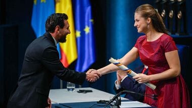 Spain's Princess Leonor (R) shakes hands with Lionel Messi as she awards him the 2026 Princess of Asturias Award for Sport during a ceremony at the Campoamor theatre in Oviedo.