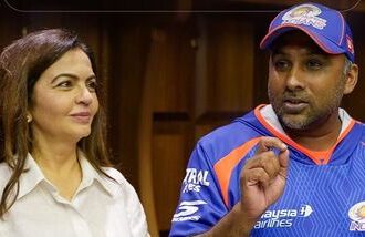 Mumbai Indians co-owner Nita Ambani (L) and former head coach Mahela Jayawardene.