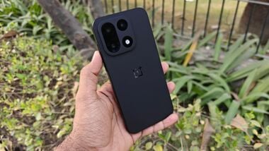 A OnePlus 15 smartphone.