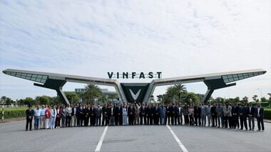 VinFast officially signs Letters of Intent (LOIs) with its first 50+ e-motorcycle dealer partners across 15 states and territories in India.