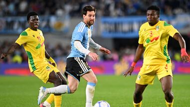 Lionel Messi assisted the goals of Nicolas Otamendi and Nico Paz in Argentina's friendly against Benin.