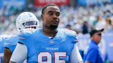 Jordan Elliott (95) in action
